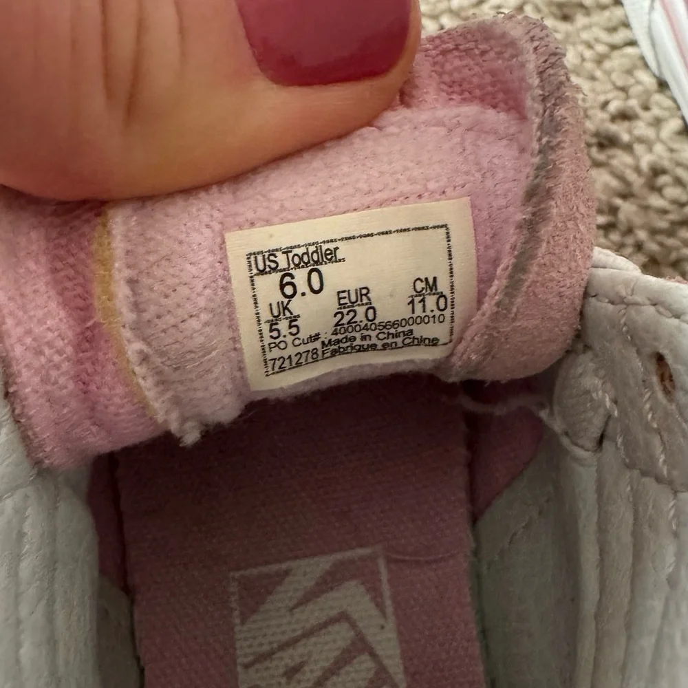 Vans Toddler girls pink heart sneakers shoes size 6 - Picture 13 of 15